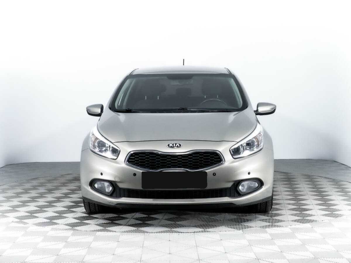 Kia Ceed б/у, 2014, Автоматическая. Фото: #1
