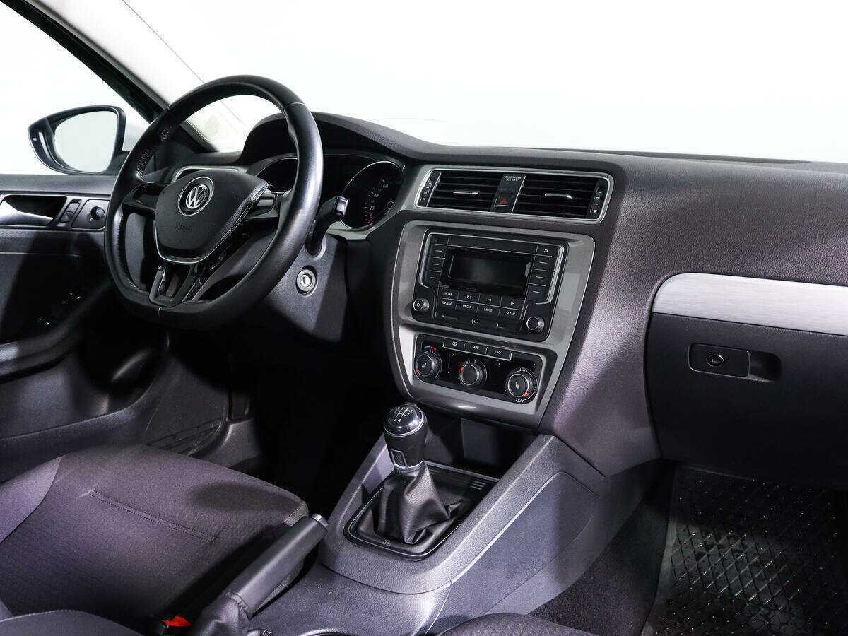 Volkswagen Jetta б/у, 2017, Механическая. Фото: #6