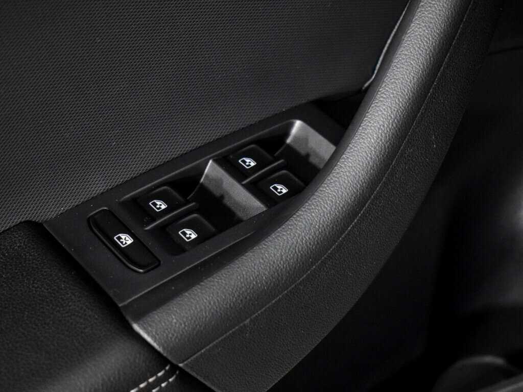 Volkswagen Polo б/у, 2020, Автоматическая. Фото: #9