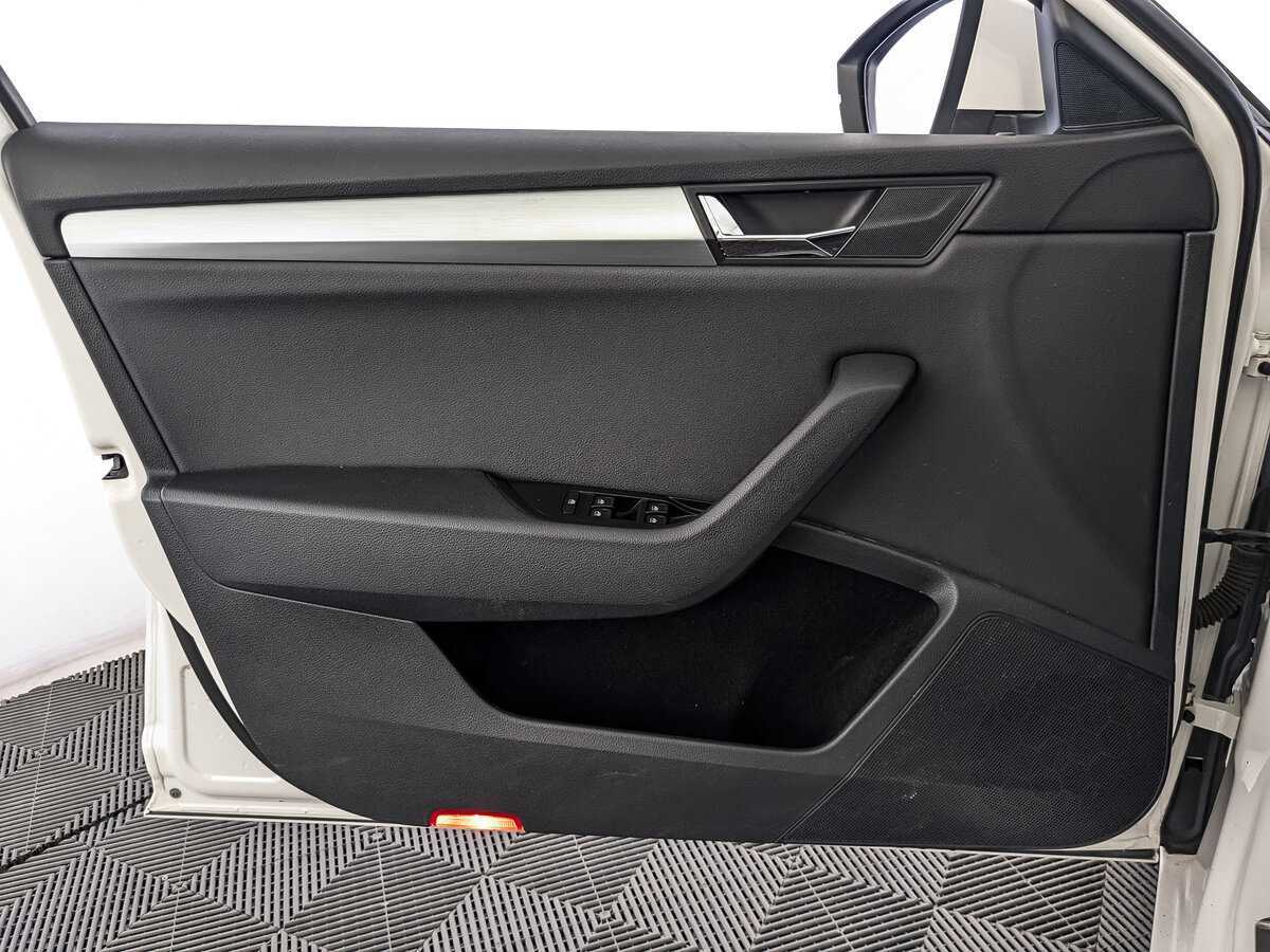 Skoda Superb б/у, 2017, Роботизированная. Фото: #13