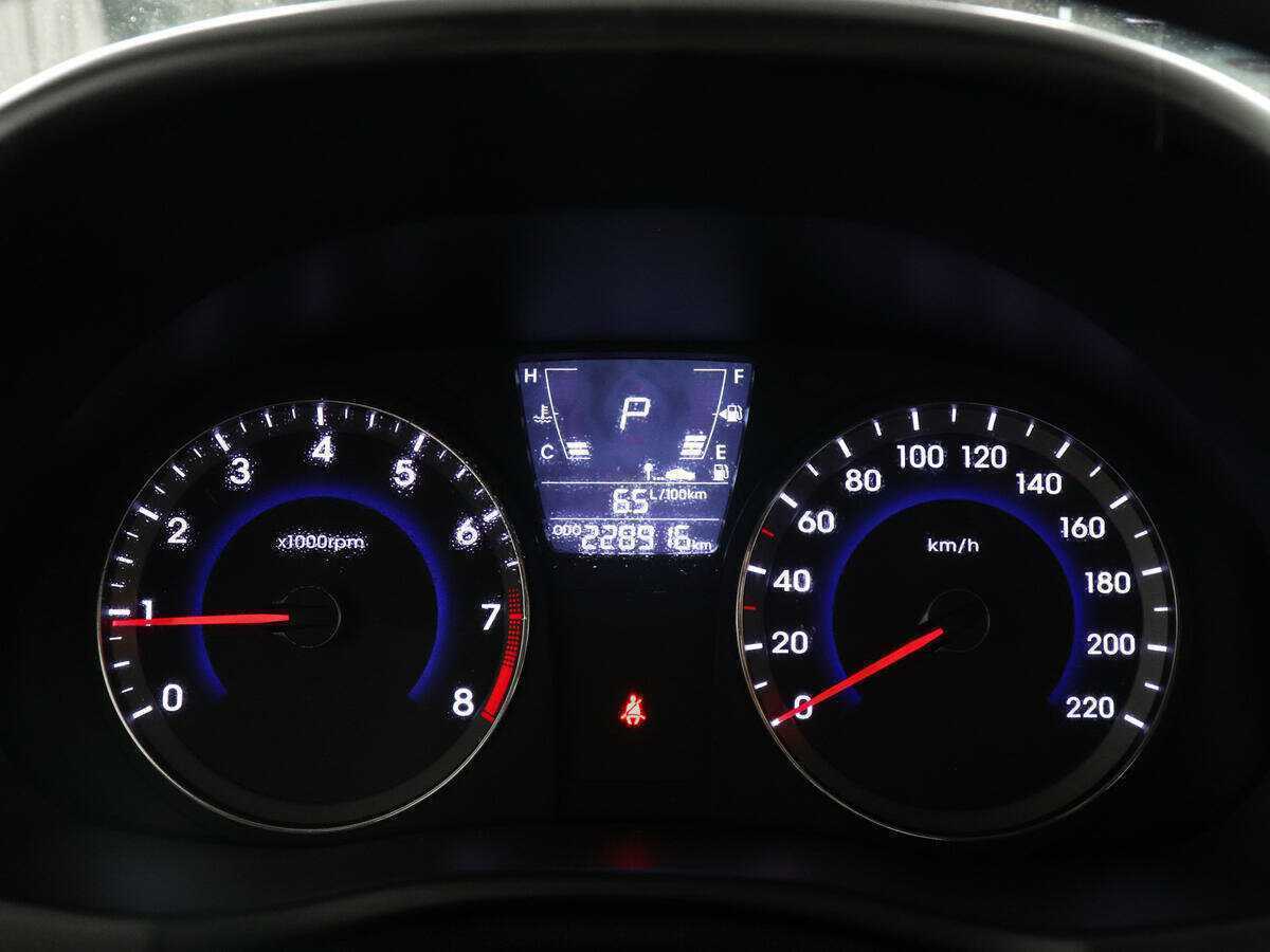 Hyundai Solaris б/у, 2012, Автоматическая. Фото: #6