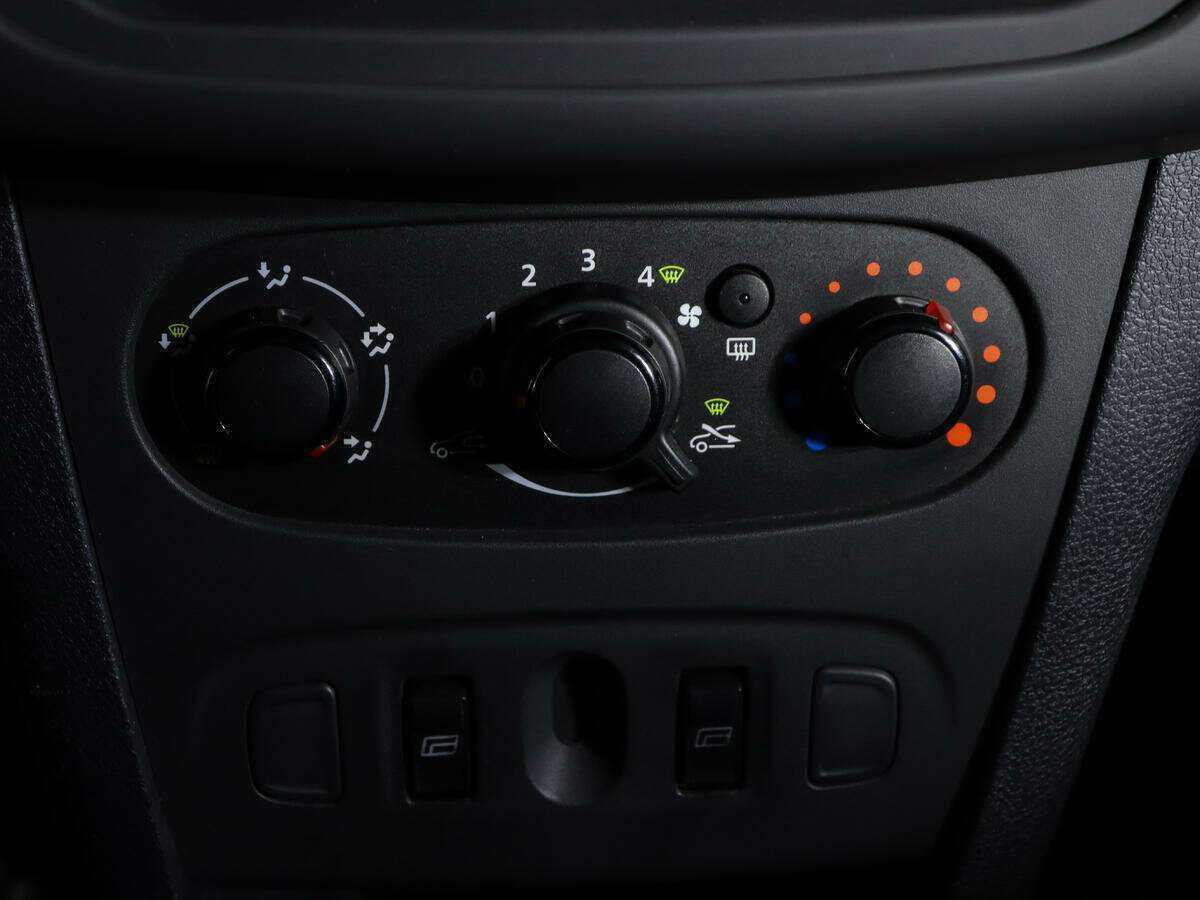 Renault Logan б/у, 2020, Механическая. Фото: #16