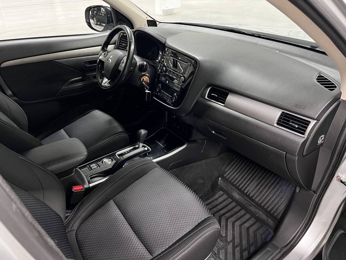 Mitsubishi Outlander б/у, 2017, Вариатор. Фото: #10