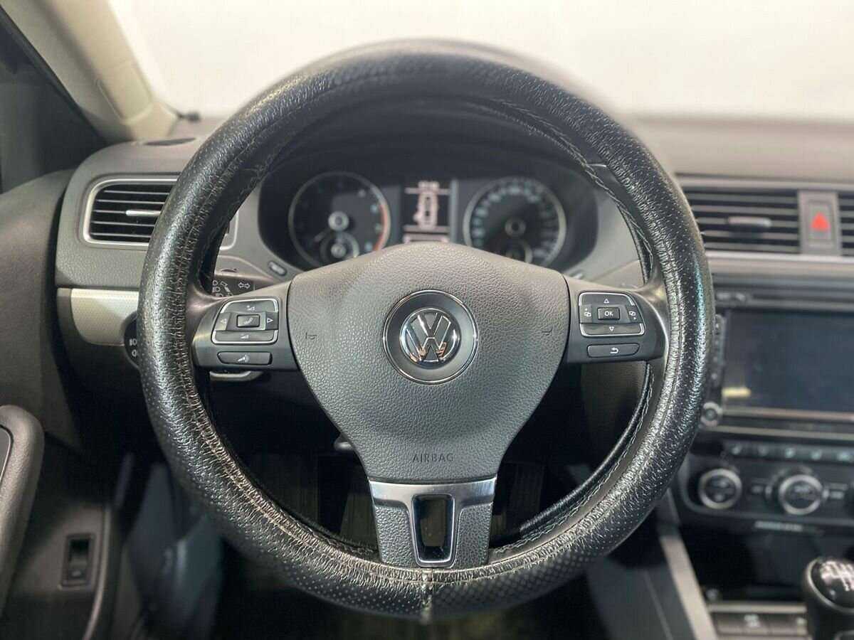 Volkswagen Jetta б/у, 2013, Механическая. Фото: #11
