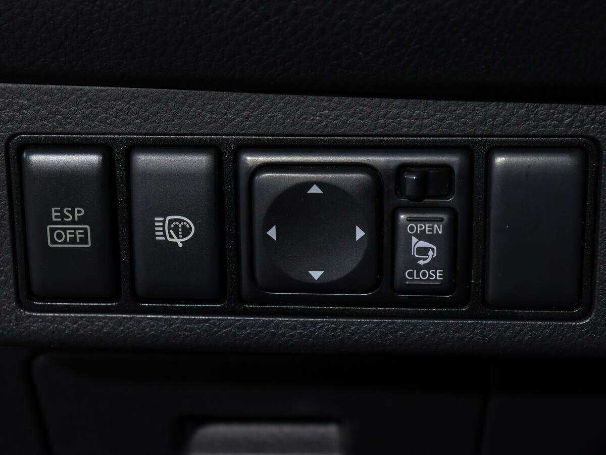 Nissan Tiida б/у, 2012, Автоматическая. Фото: #16