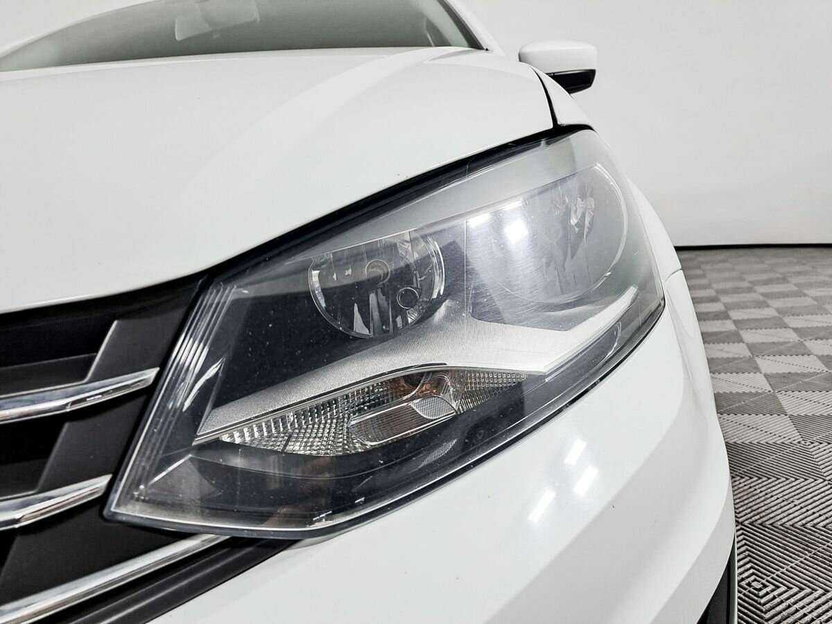 Volkswagen Polo б/у, 2015, Механическая. Фото: #15