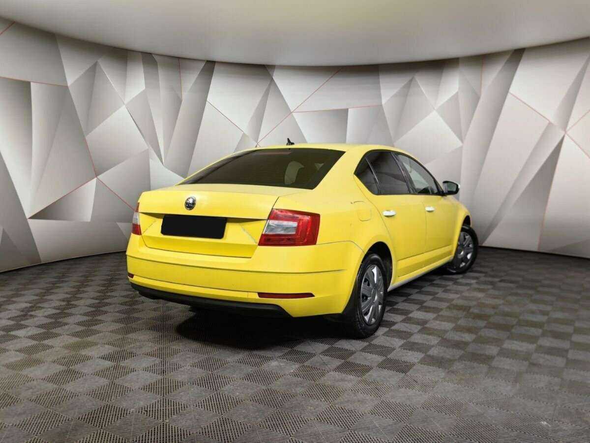 Skoda Octavia б/у, 2019, Механическая. Фото: #1
