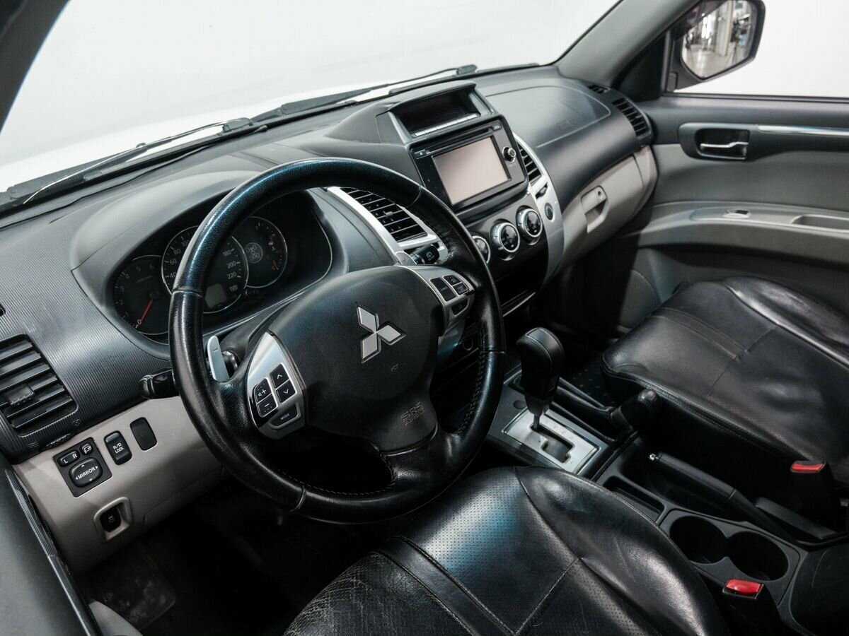 Mitsubishi Pajero Sport б/у, 2014, Автоматическая. Фото: #12
