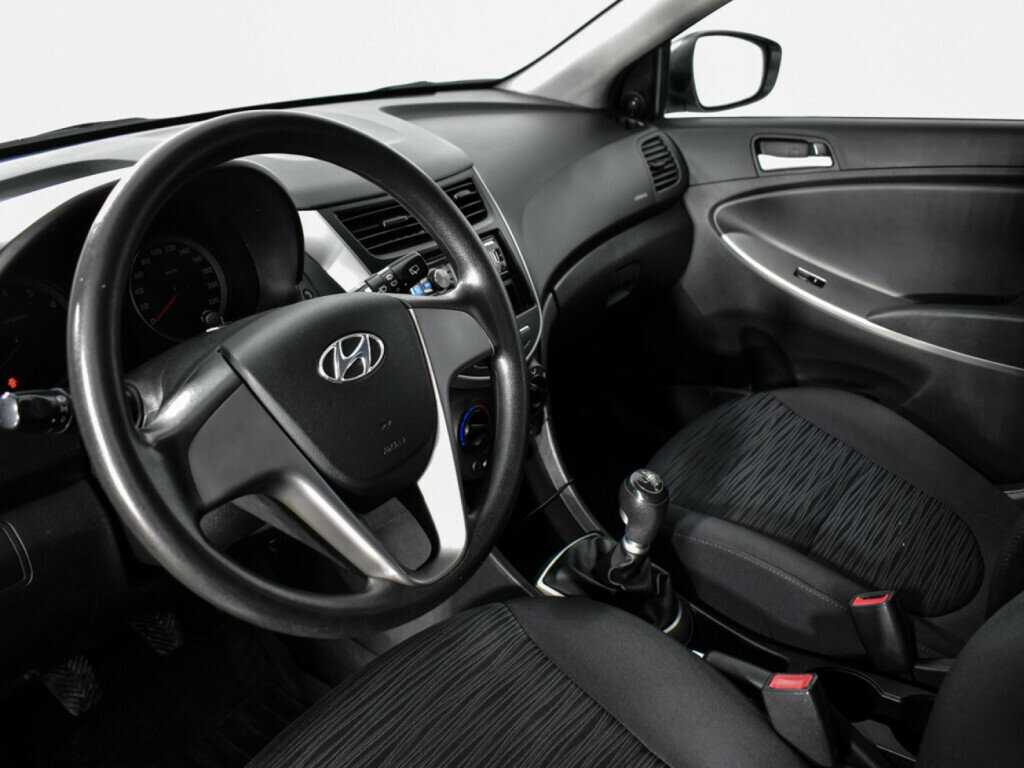 Hyundai Solaris б/у, 2014, Механическая. Фото: #8