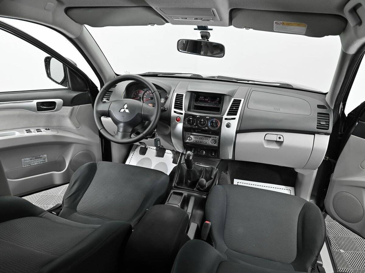 Mitsubishi Pajero Sport б/у, 2012, Механическая. Фото: #10