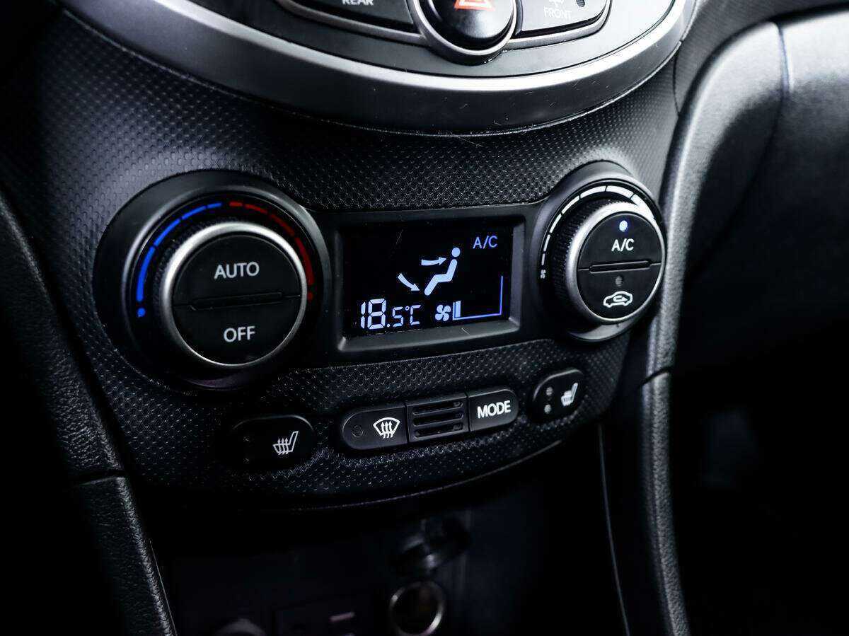 Hyundai Solaris б/у, 2016, Механическая. Фото: #11