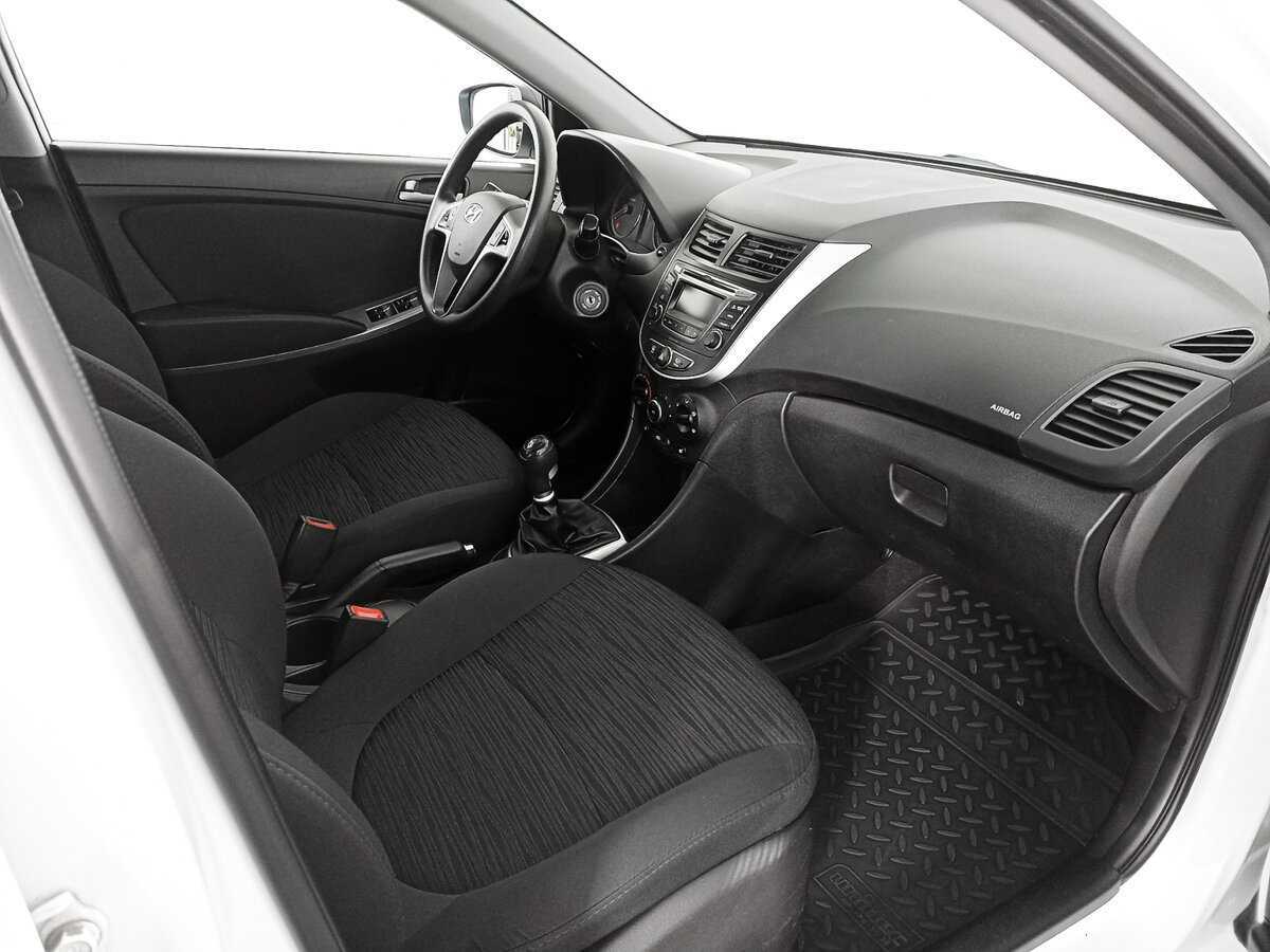 Hyundai Solaris б/у, 2015, Механическая. Фото: #6