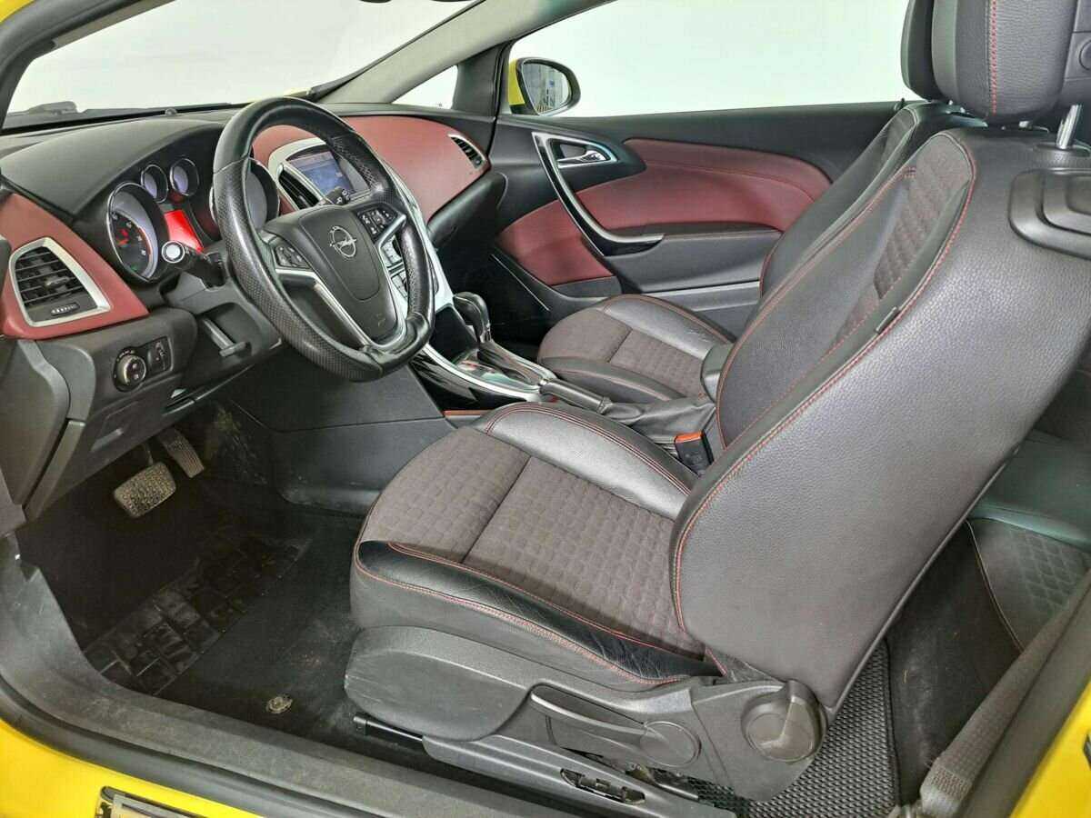 Opel Astra б/у, 2013, Автоматическая. Фото: #13