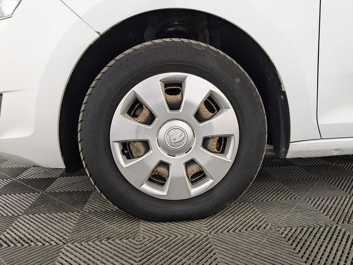 Skoda Rapid б/у, 2017, Механическая. Фото: #11