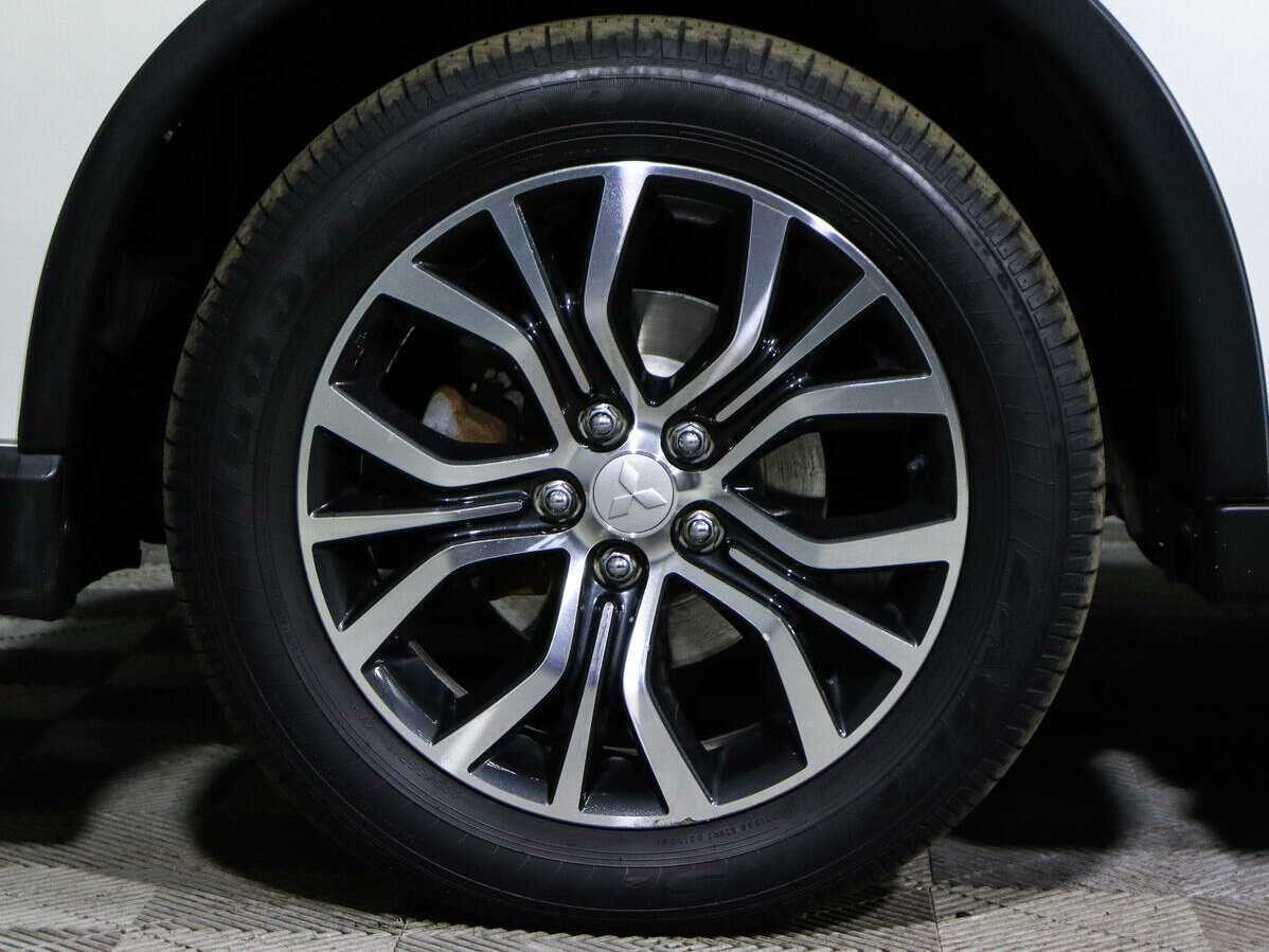 Mitsubishi Outlander б/у, 2016, Вариатор. Фото: #18