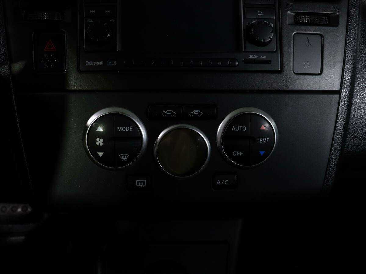 Nissan Tiida б/у, 2012, Автоматическая. Фото: #19