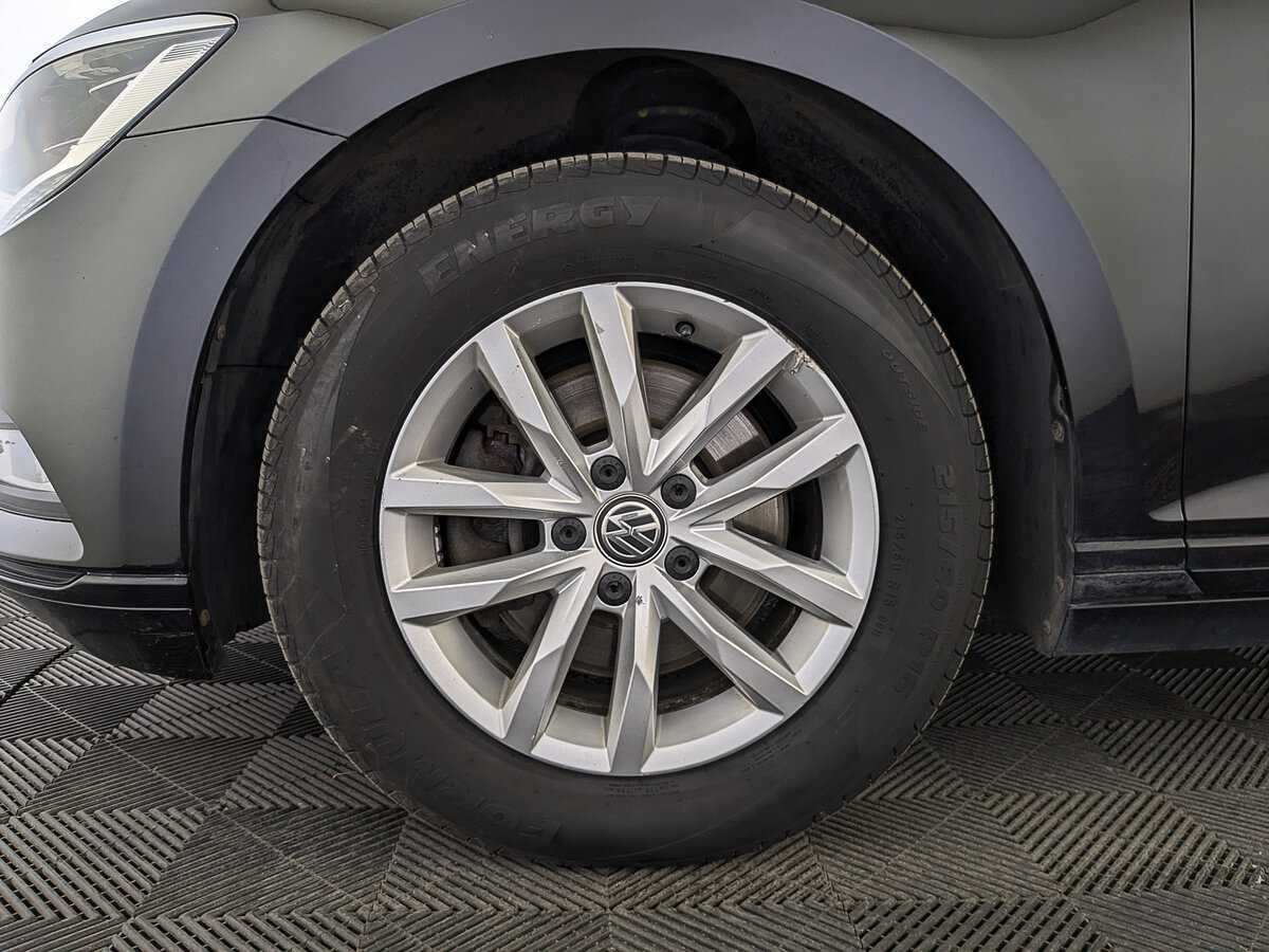 Volkswagen Passat б/у, 2016, Роботизированная. Фото: #17