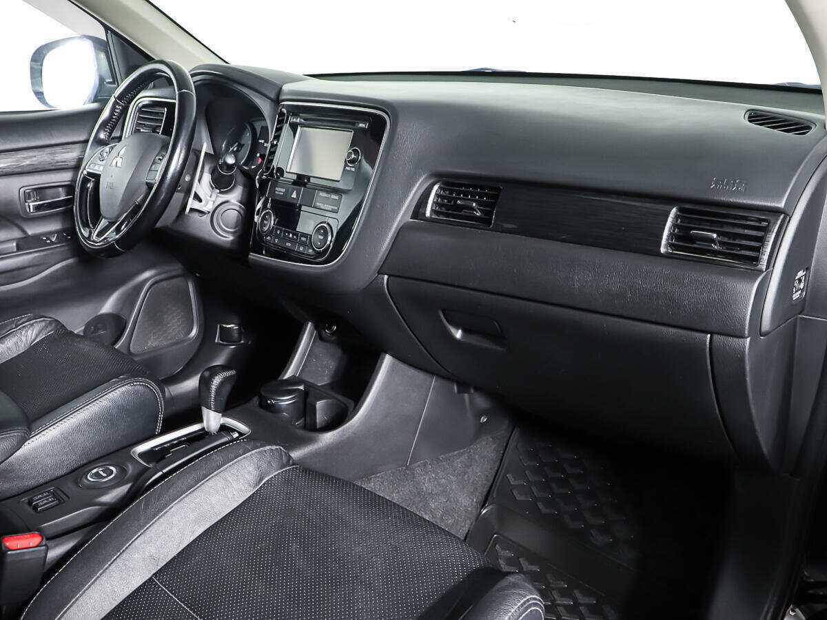 Mitsubishi Outlander б/у, 2015, Вариатор. Фото: #8