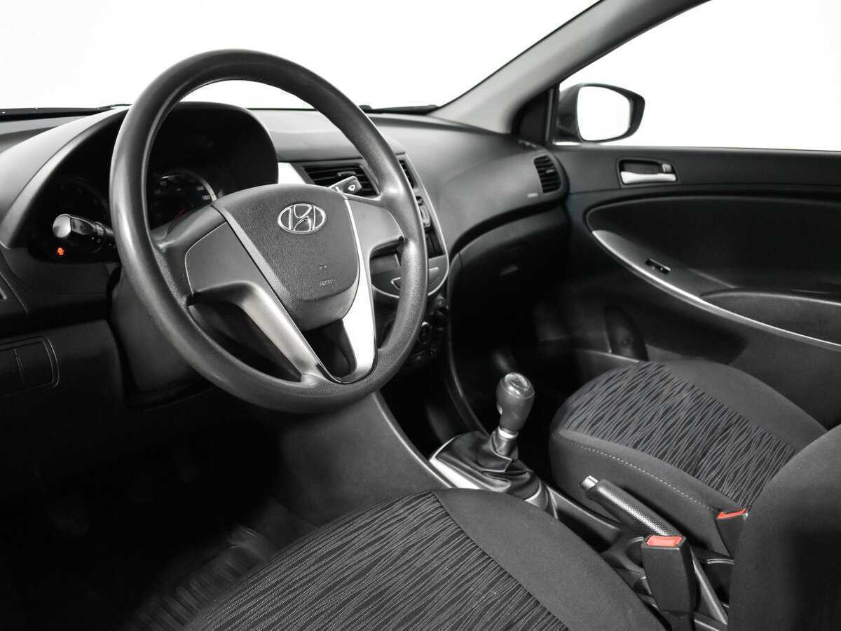 Hyundai Solaris б/у, 2016, Механическая. Фото: #12