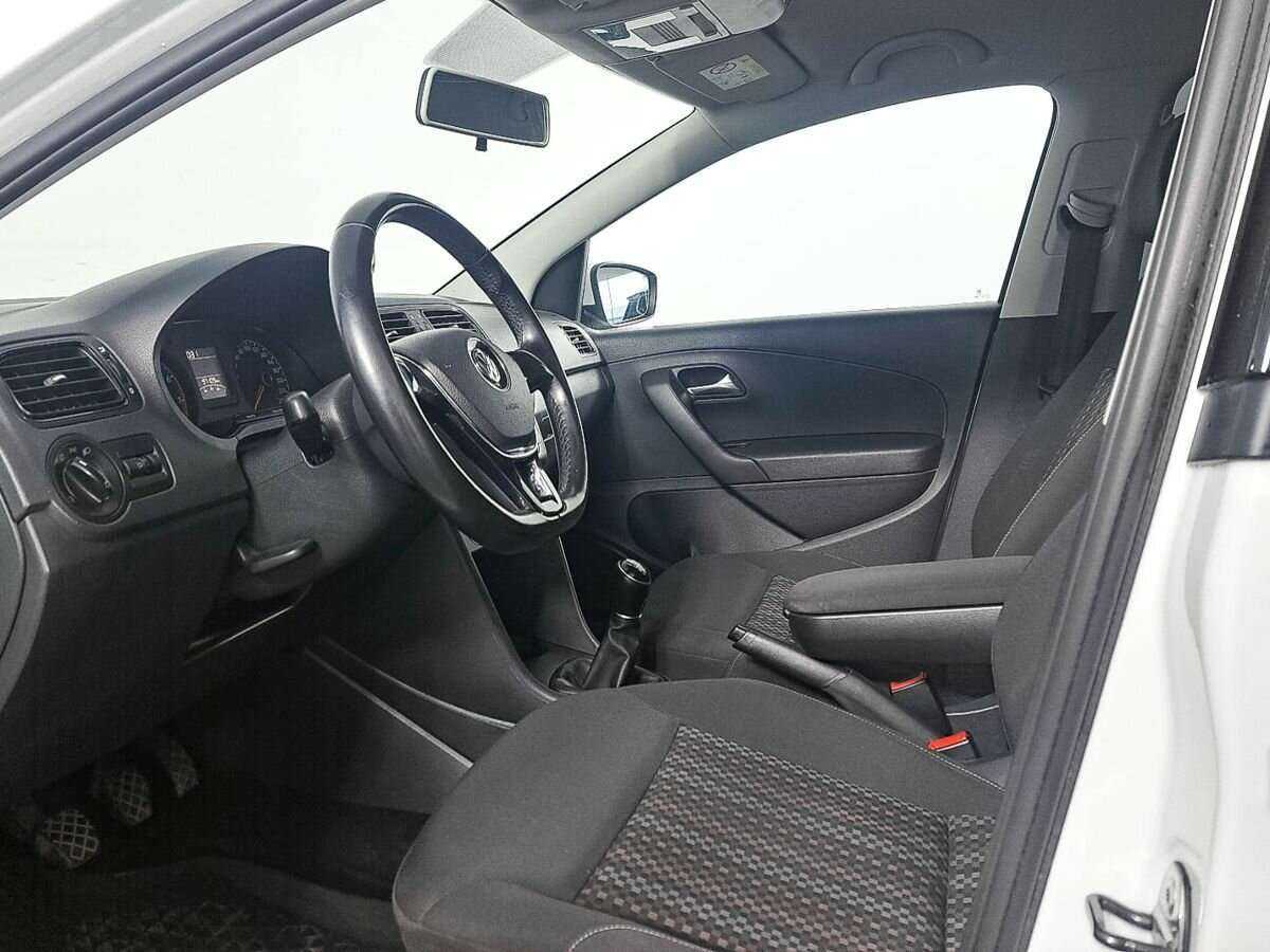 Volkswagen Polo б/у, 2016, Механическая. Фото: #13