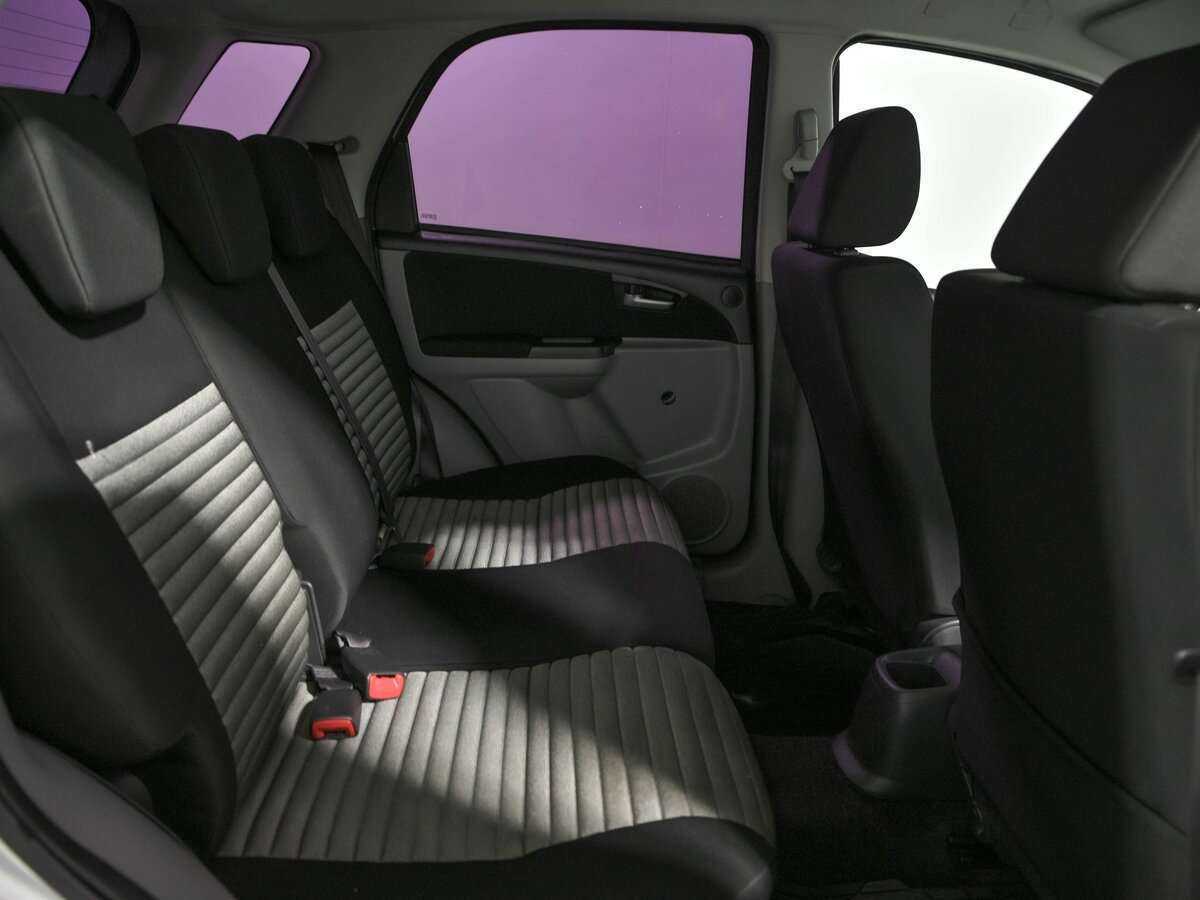 Suzuki SX4 б/у, 2013, Автоматическая. Фото: #12