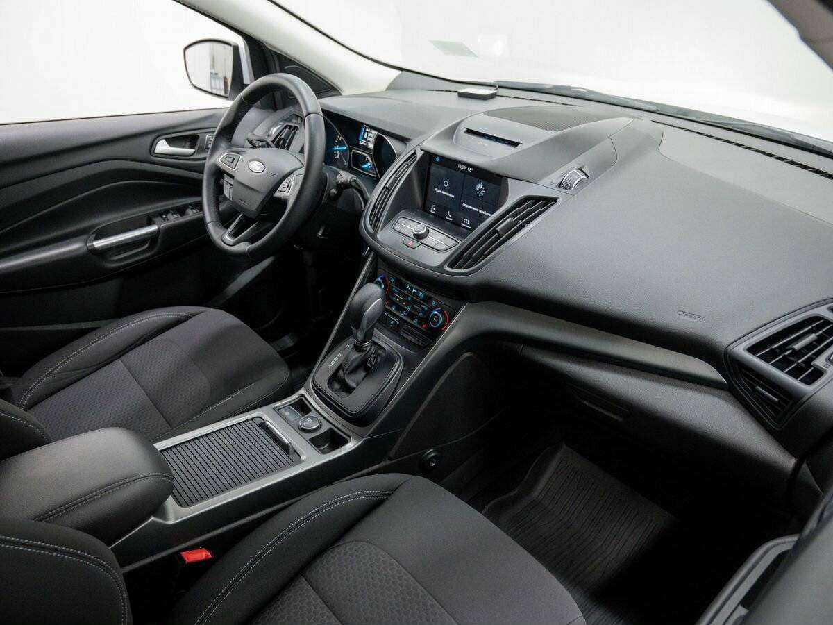 Ford Kuga б/у, 2017, Автоматическая. Фото: #7