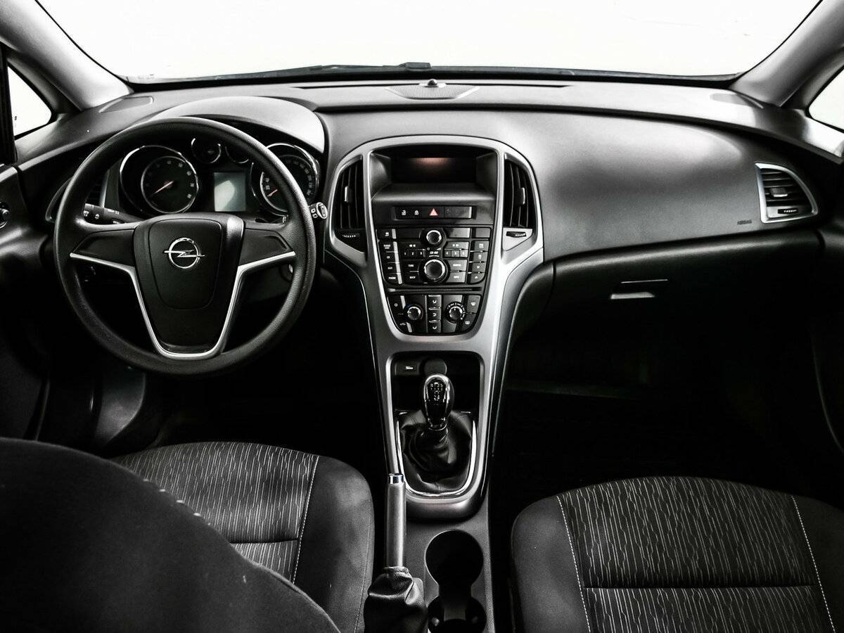 Opel Astra б/у, 2013, Механическая. Фото: #10