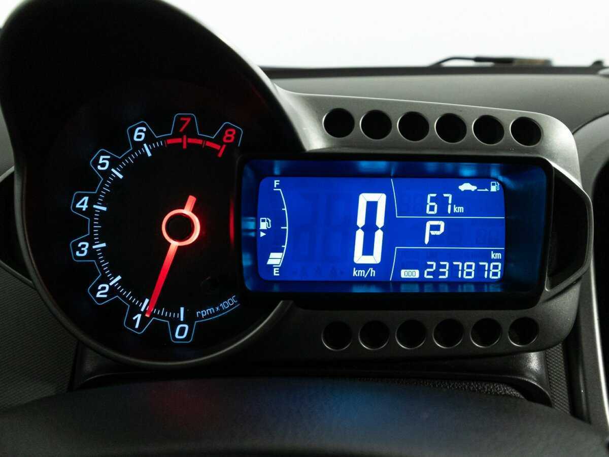 Chevrolet Aveo б/у, 2015, Автоматическая. Фото: #11