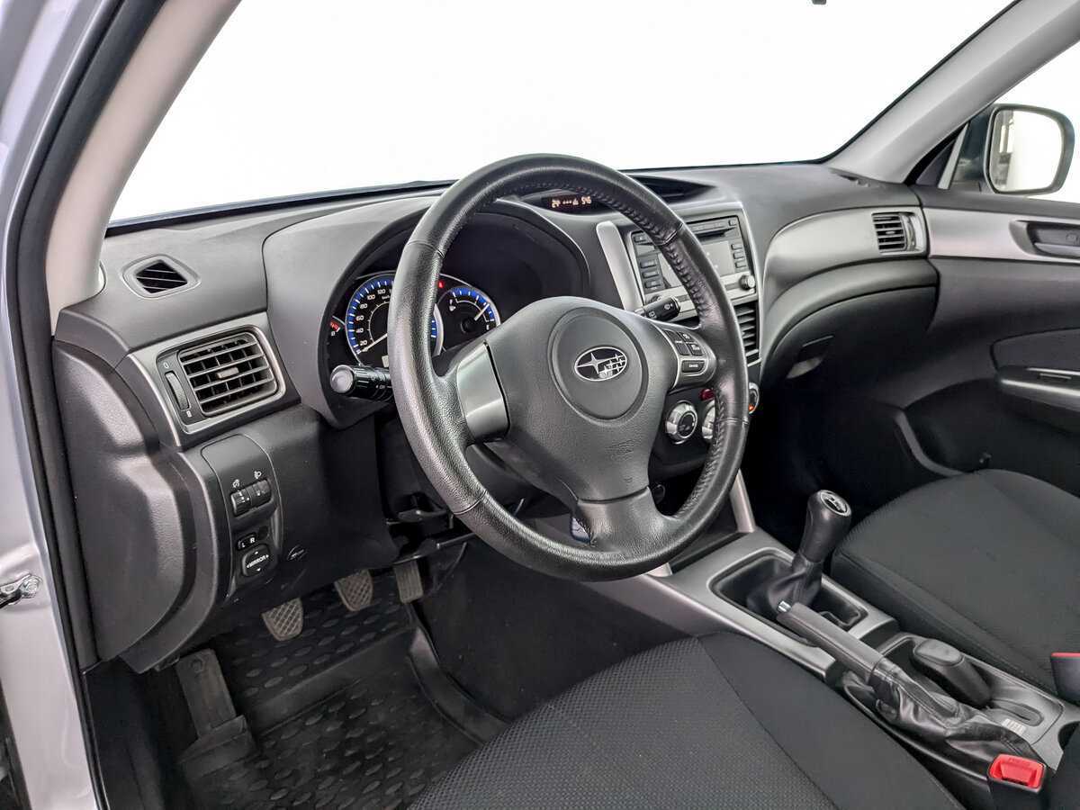 Subaru Forester б/у, 2012, Механическая. Фото: #13