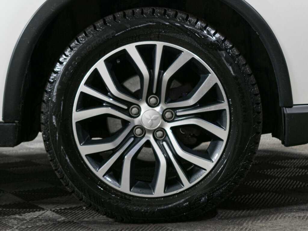 Mitsubishi Outlander б/у, 2015, Вариатор. Фото: #17