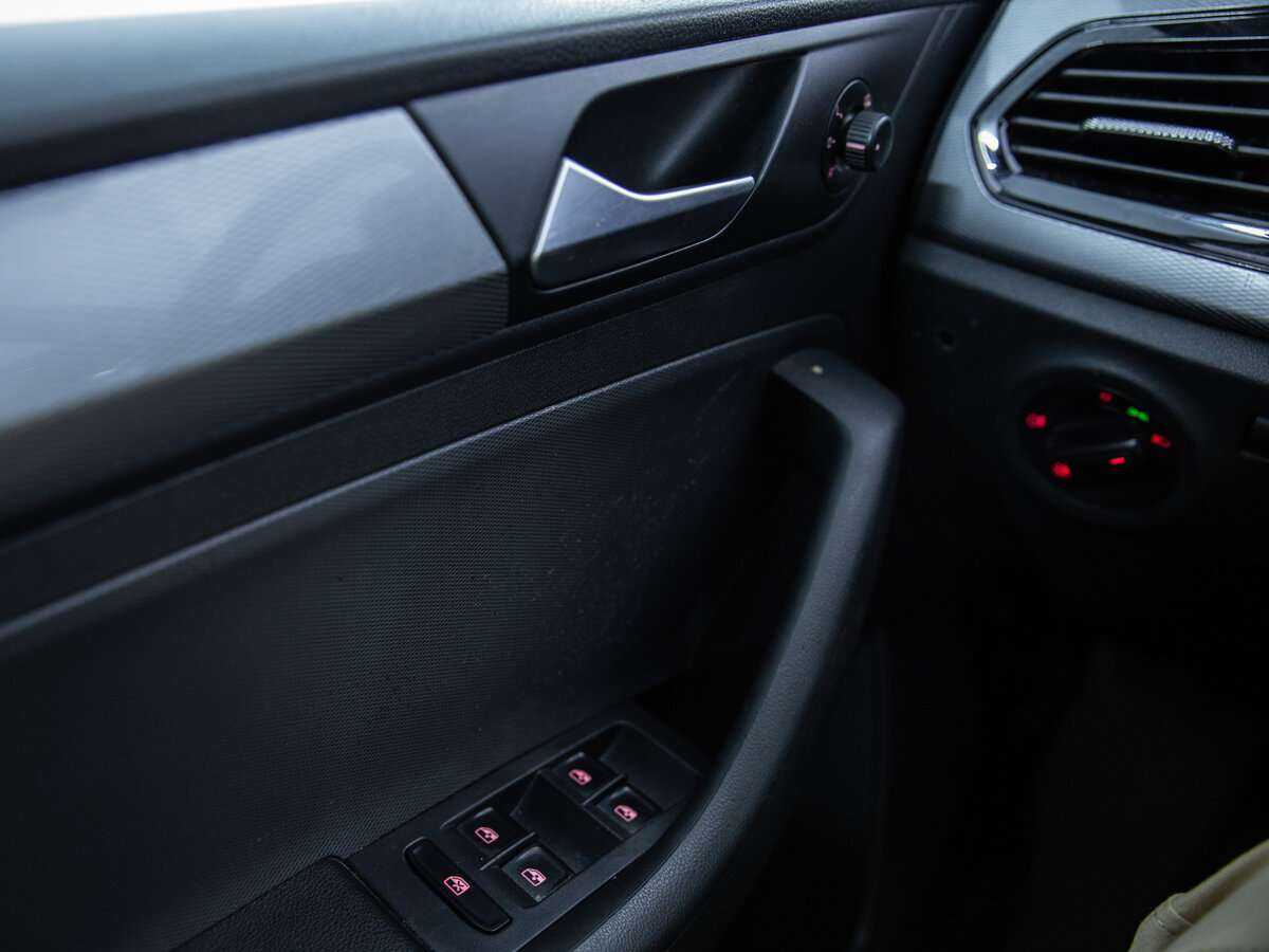 Volkswagen Polo б/у, 2020, Автоматическая. Фото: #8