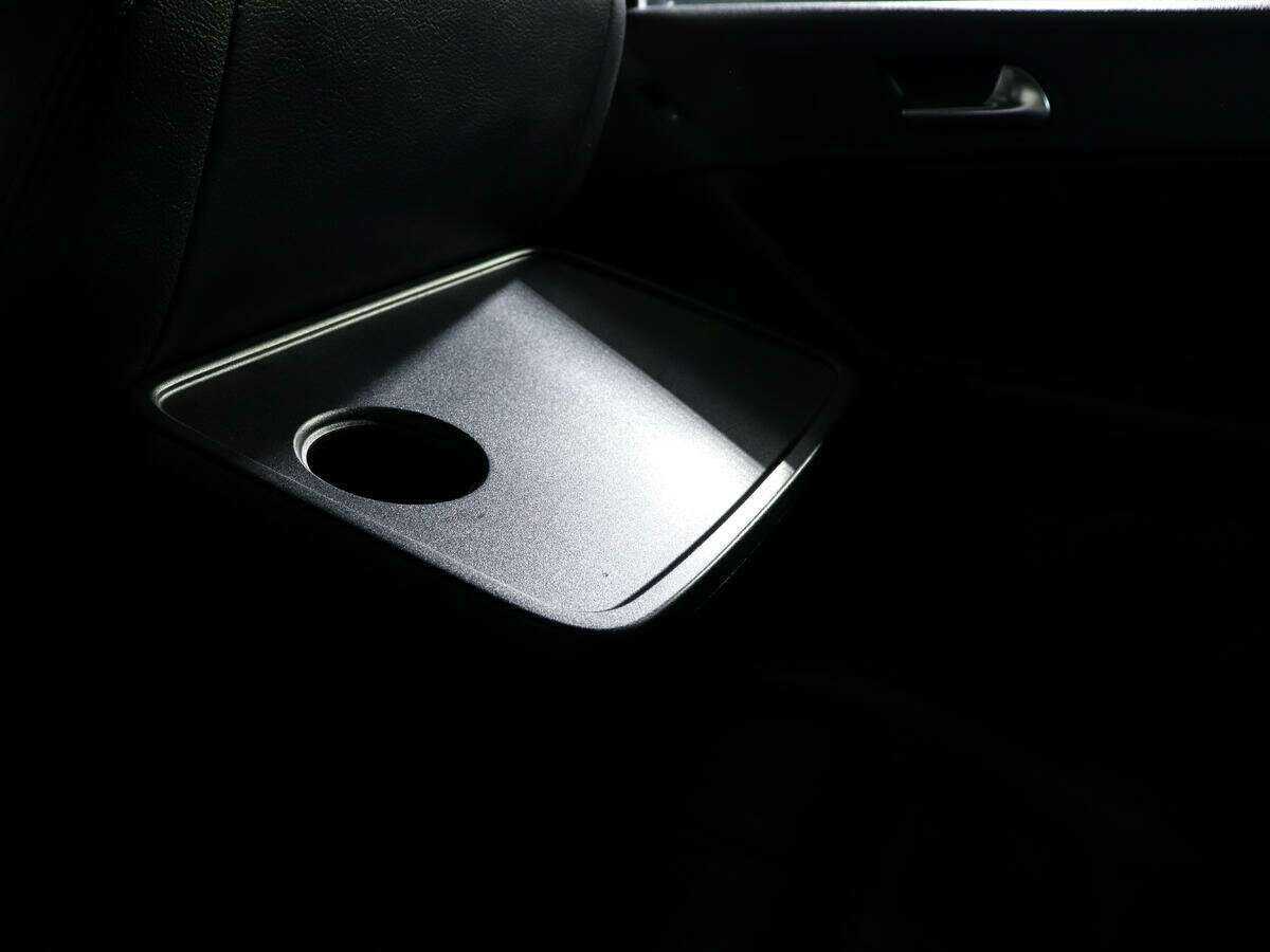 Volkswagen Tiguan б/у, 2012, Автоматическая. Фото: #12