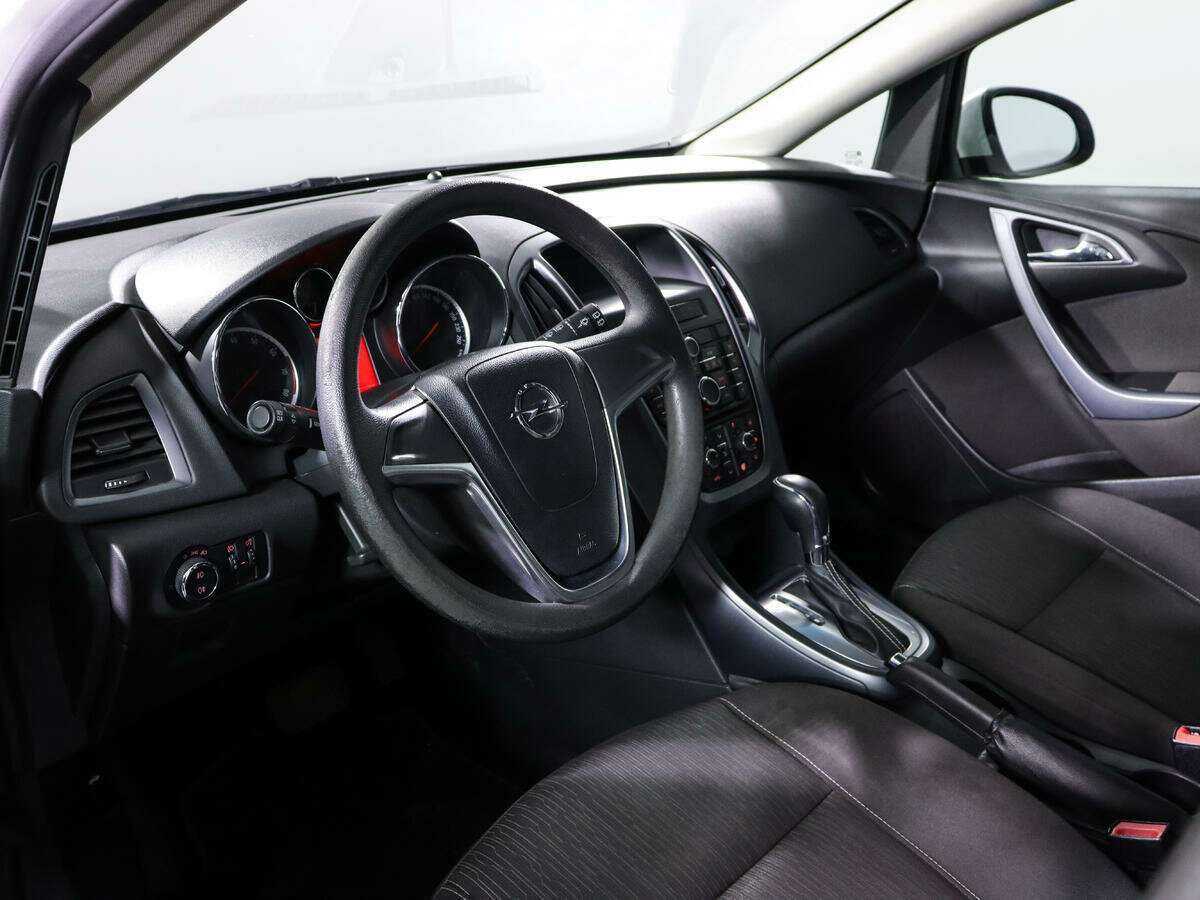 Opel Astra б/у, 2012, Автоматическая. Фото: #12
