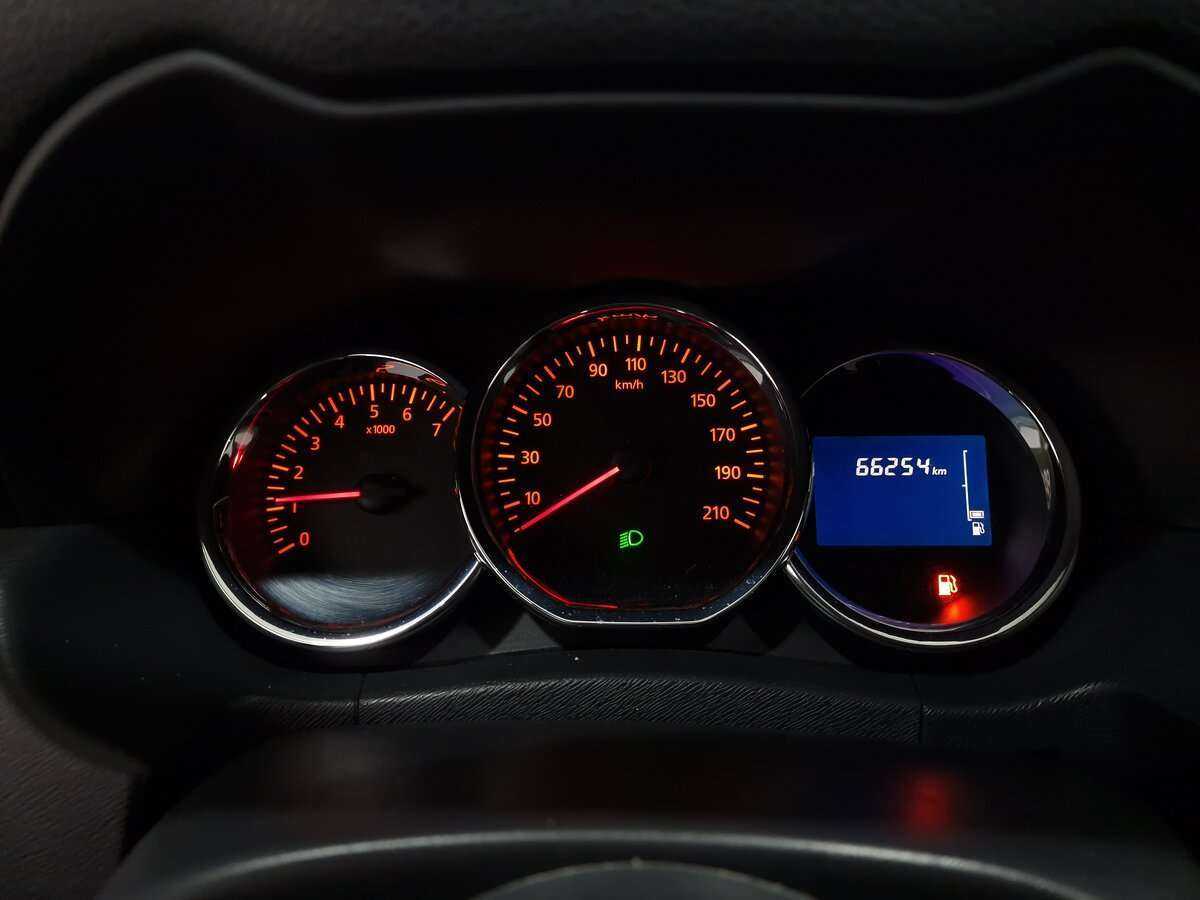 Nissan Terrano б/у, 2016, Механическая. Фото: #4