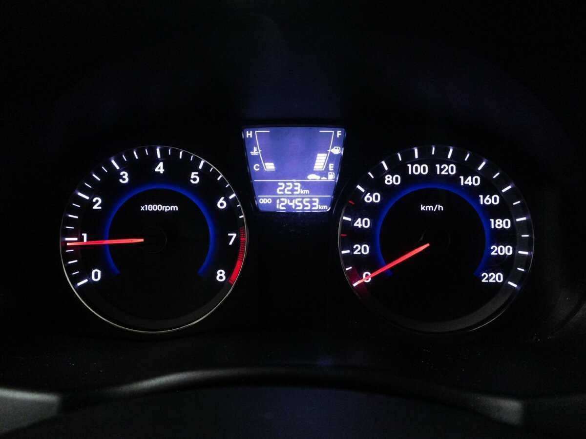 Hyundai Solaris б/у, 2013, Механическая. Фото: #11