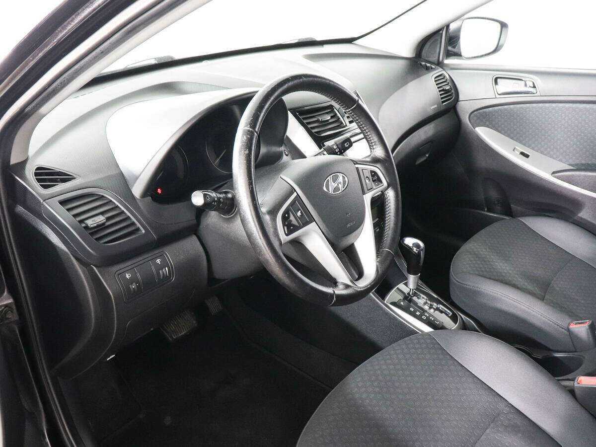 Hyundai Solaris б/у, 2012, Автоматическая. Фото: #4