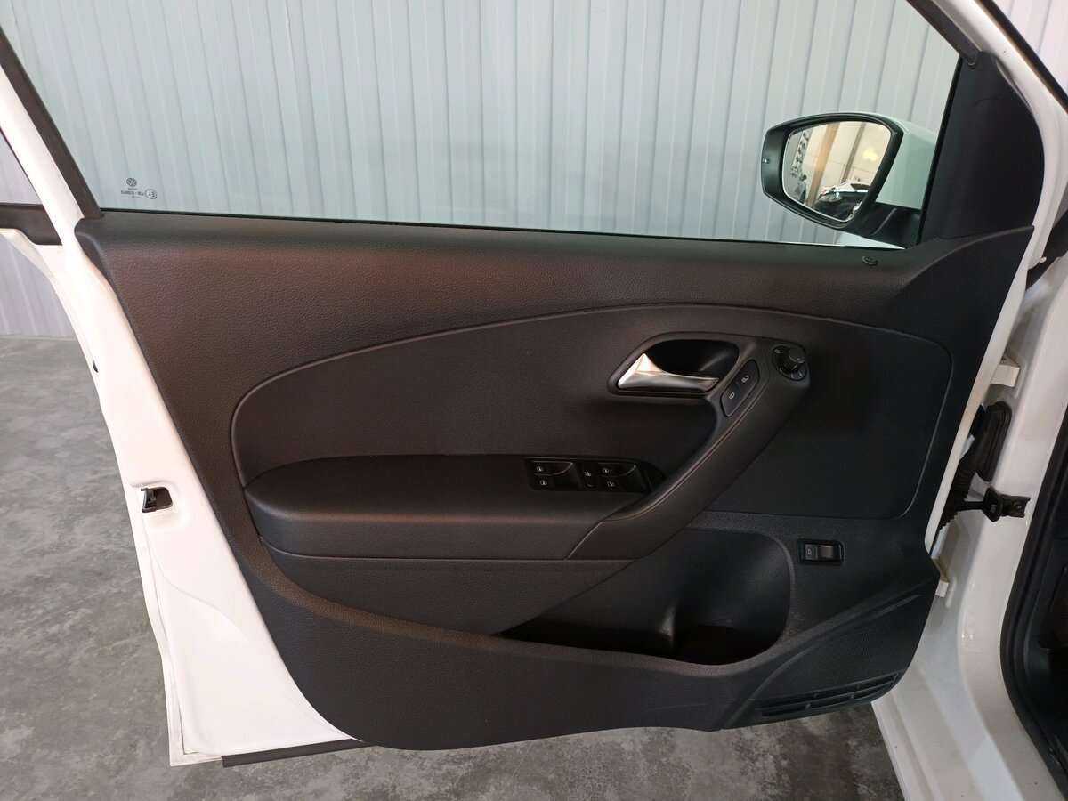 Volkswagen Polo б/у, 2019, Механическая. Фото: #18
