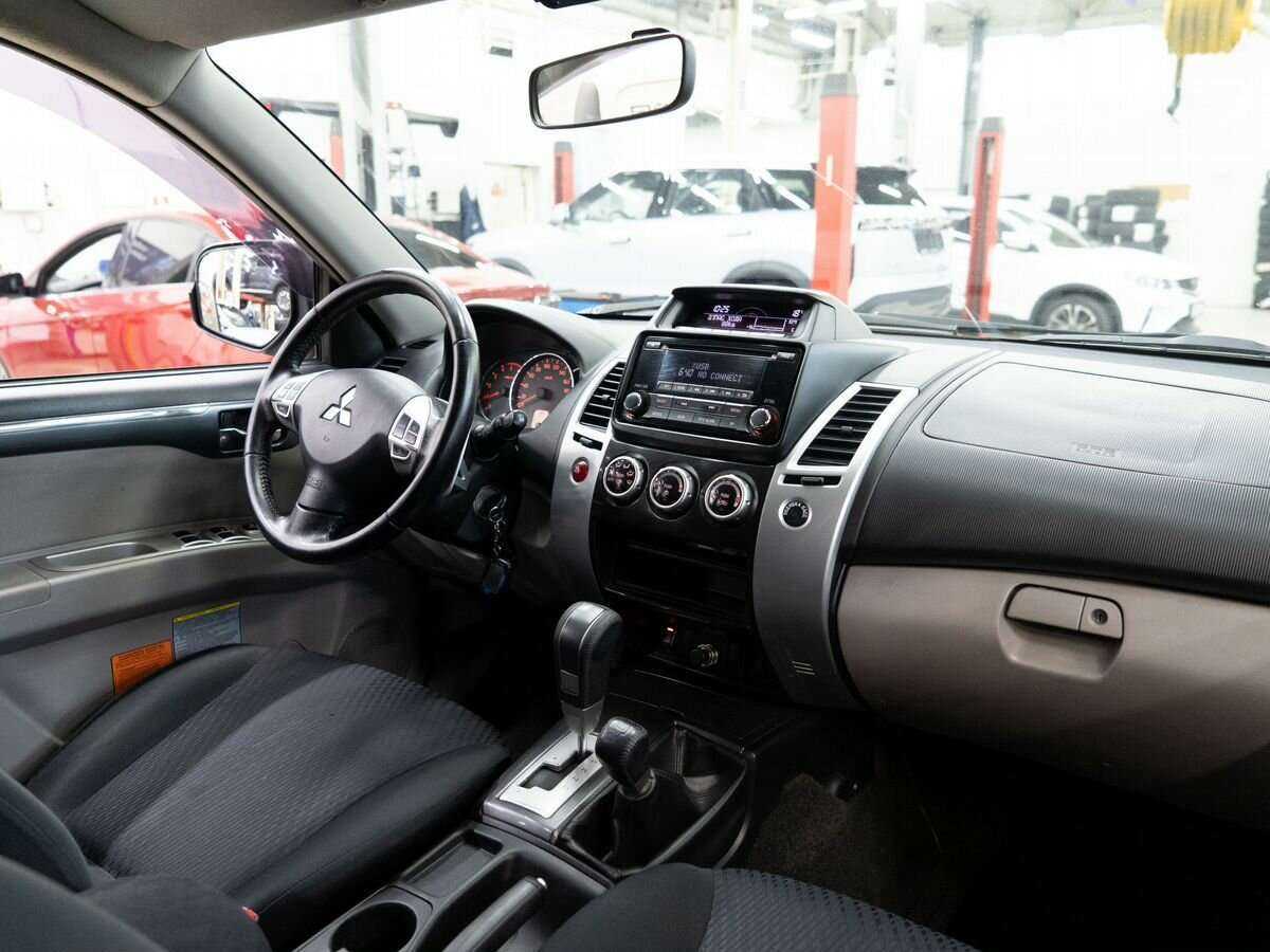 Mitsubishi Pajero Sport б/у, 2014, Автоматическая. Фото: #15