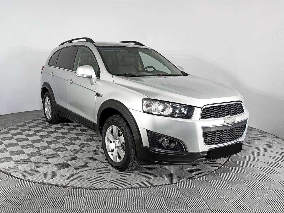 Chevrolet Captiva б/у, 2015, Автоматическая. Фото: #2