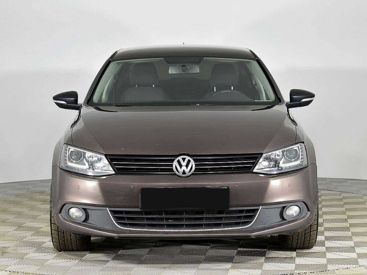 Volkswagen Jetta б/у, 2014, Механическая. Фото: #2