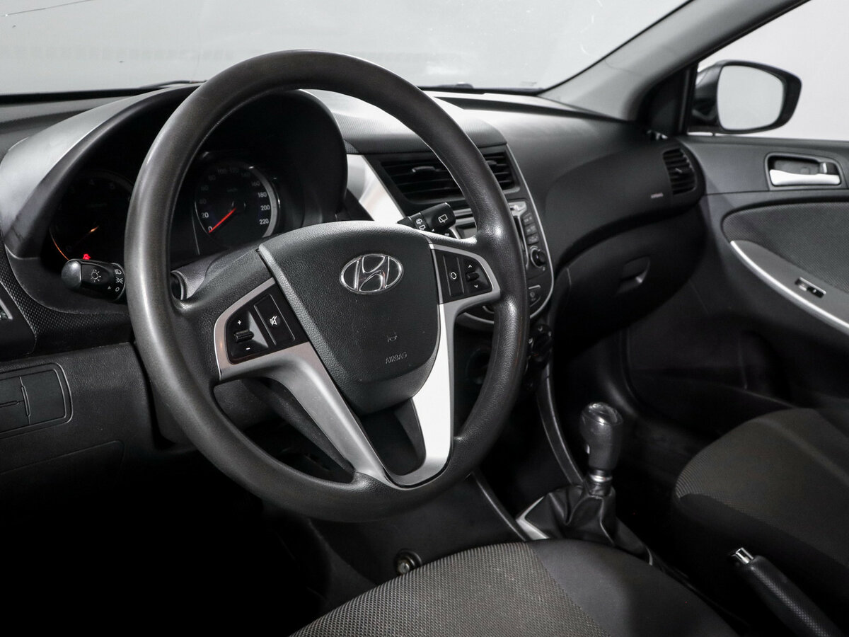 Hyundai Solaris б/у, 2013, Механическая. Фото: #10