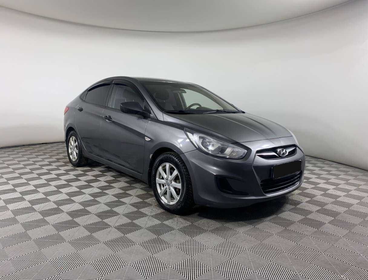 Hyundai Solaris б/у, 2012, Механическая. Фото: #2