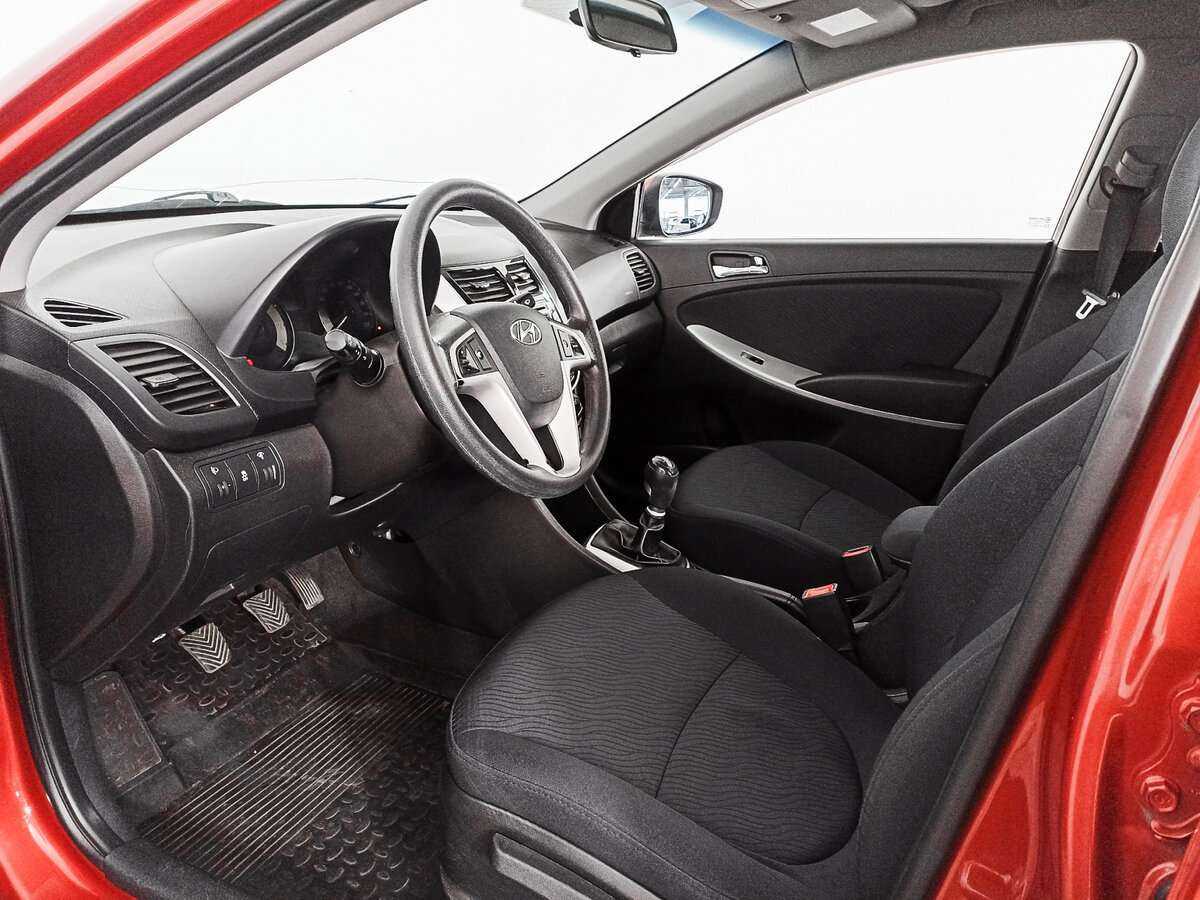 Hyundai Solaris б/у, 2012, Механическая. Фото: #11