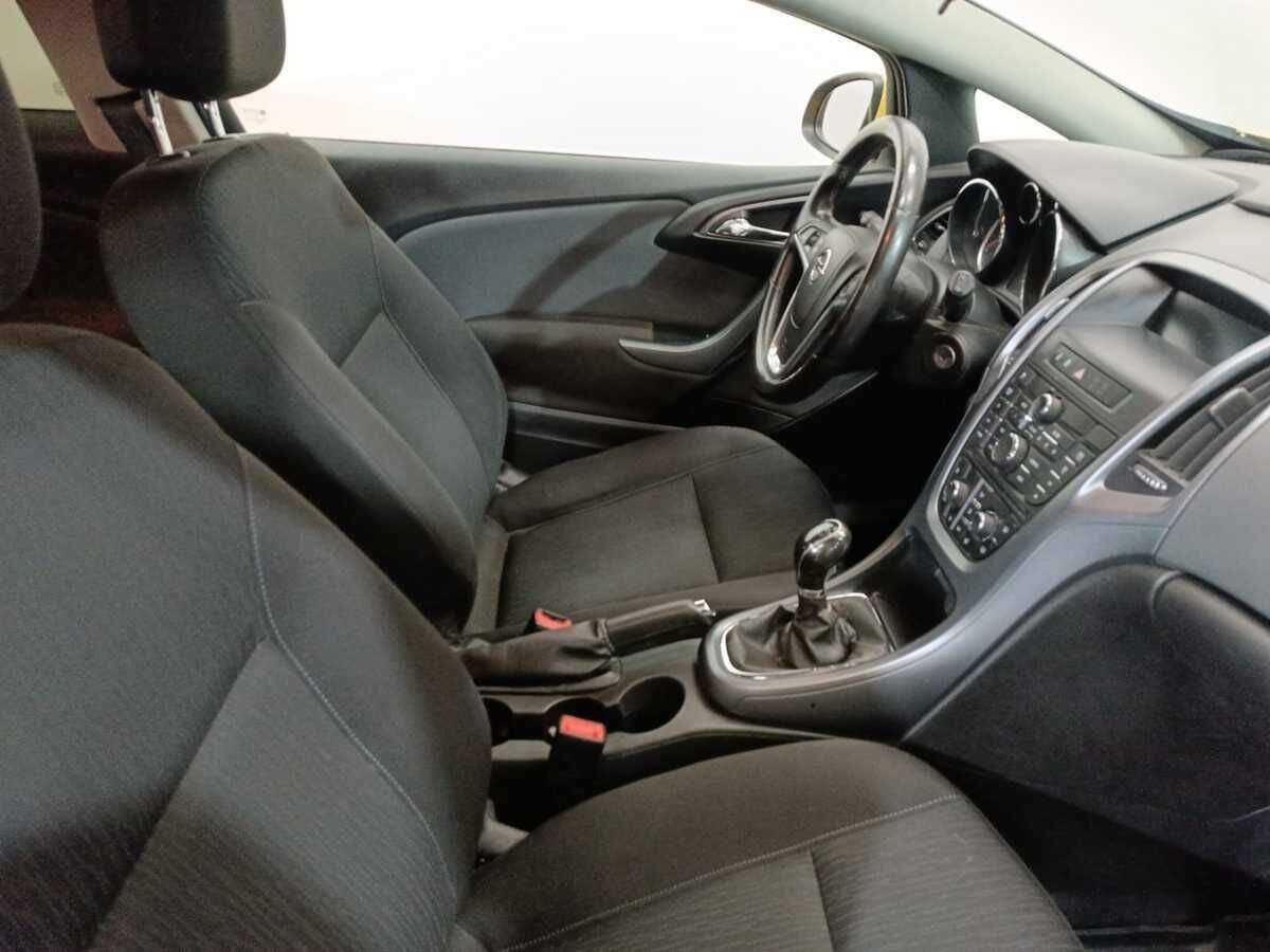 Opel Astra б/у, 2013, Механическая. Фото: #8