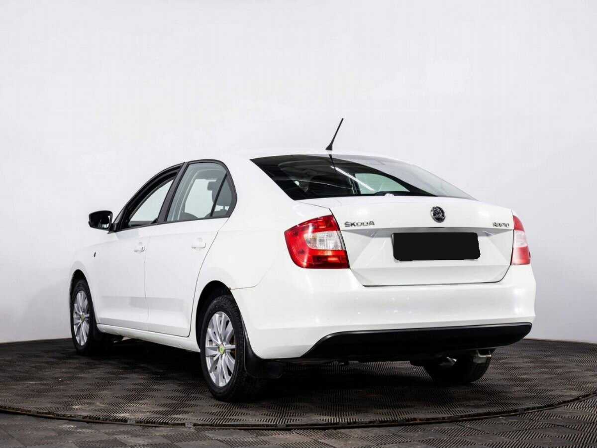 Skoda Rapid б/у, 2015, Автоматическая. Фото: #3