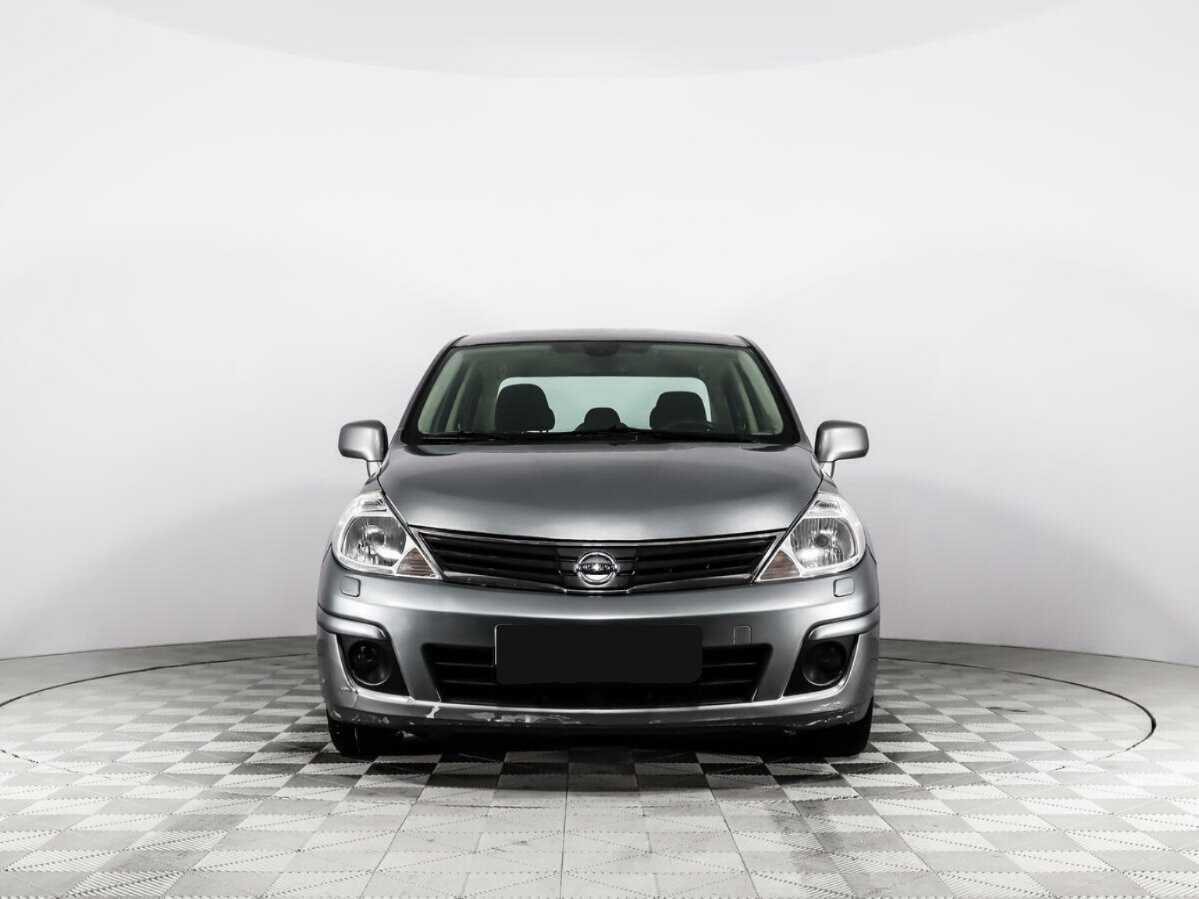 Nissan Tiida б/у, 2012, Механическая. Фото: #1