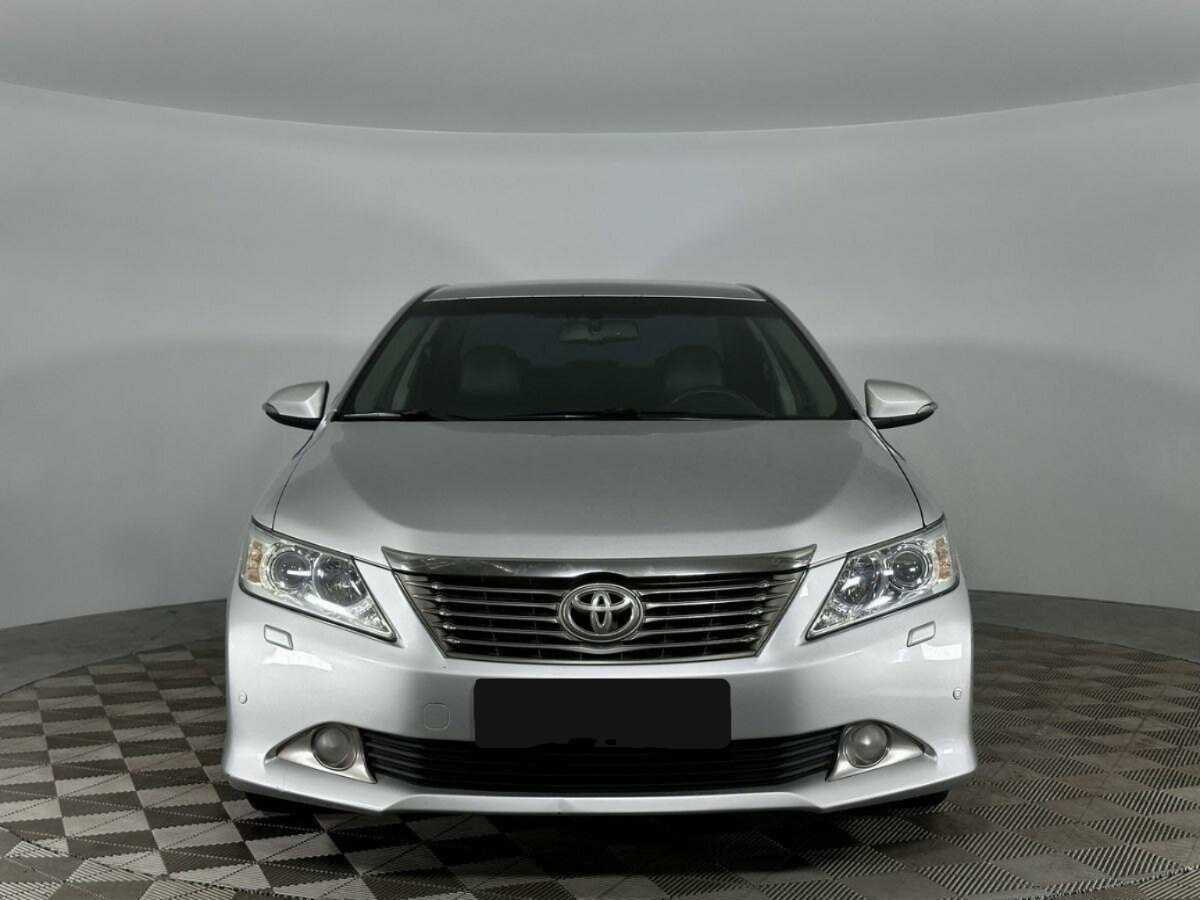 Toyota Camry б/у, 2014, Автоматическая. Фото: #2