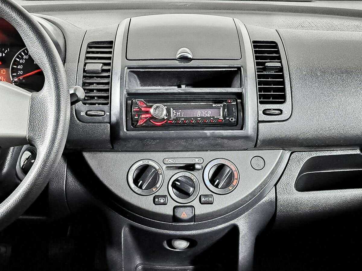 Nissan Note б/у, 2012, Механическая. Фото: #12