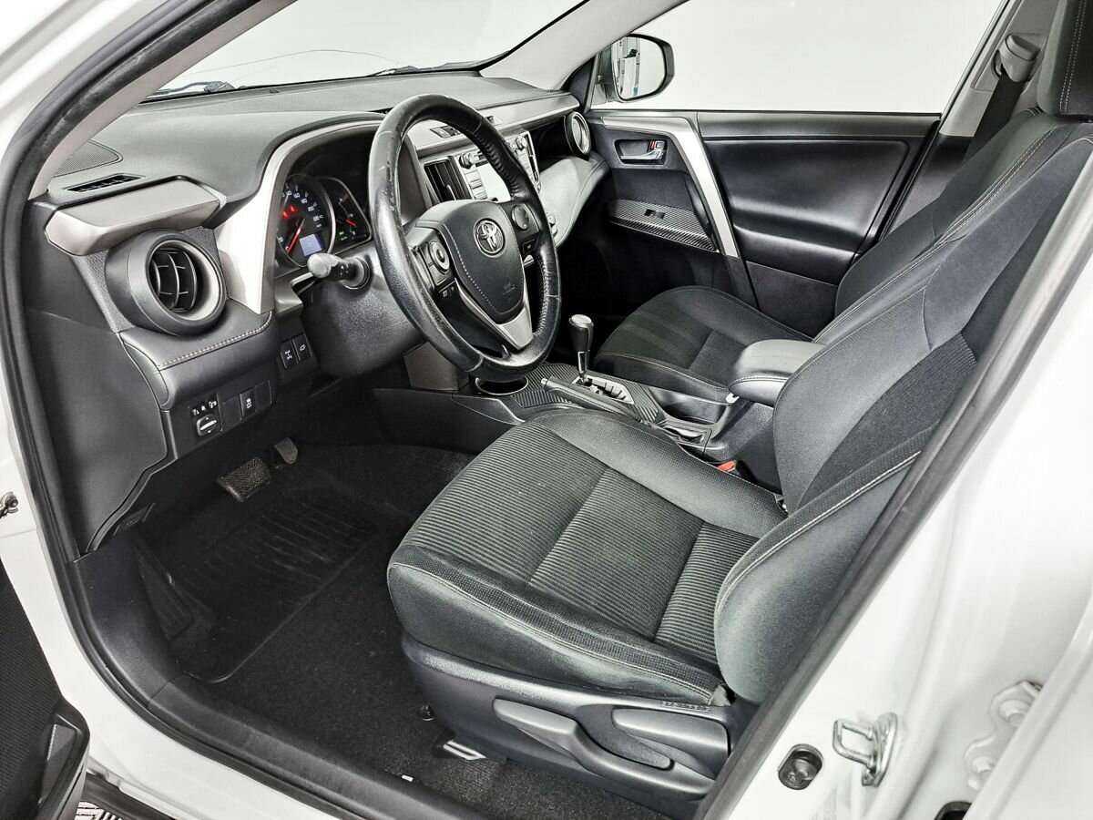 Toyota RAV4 б/у, 2015, Автоматическая. Фото: #11