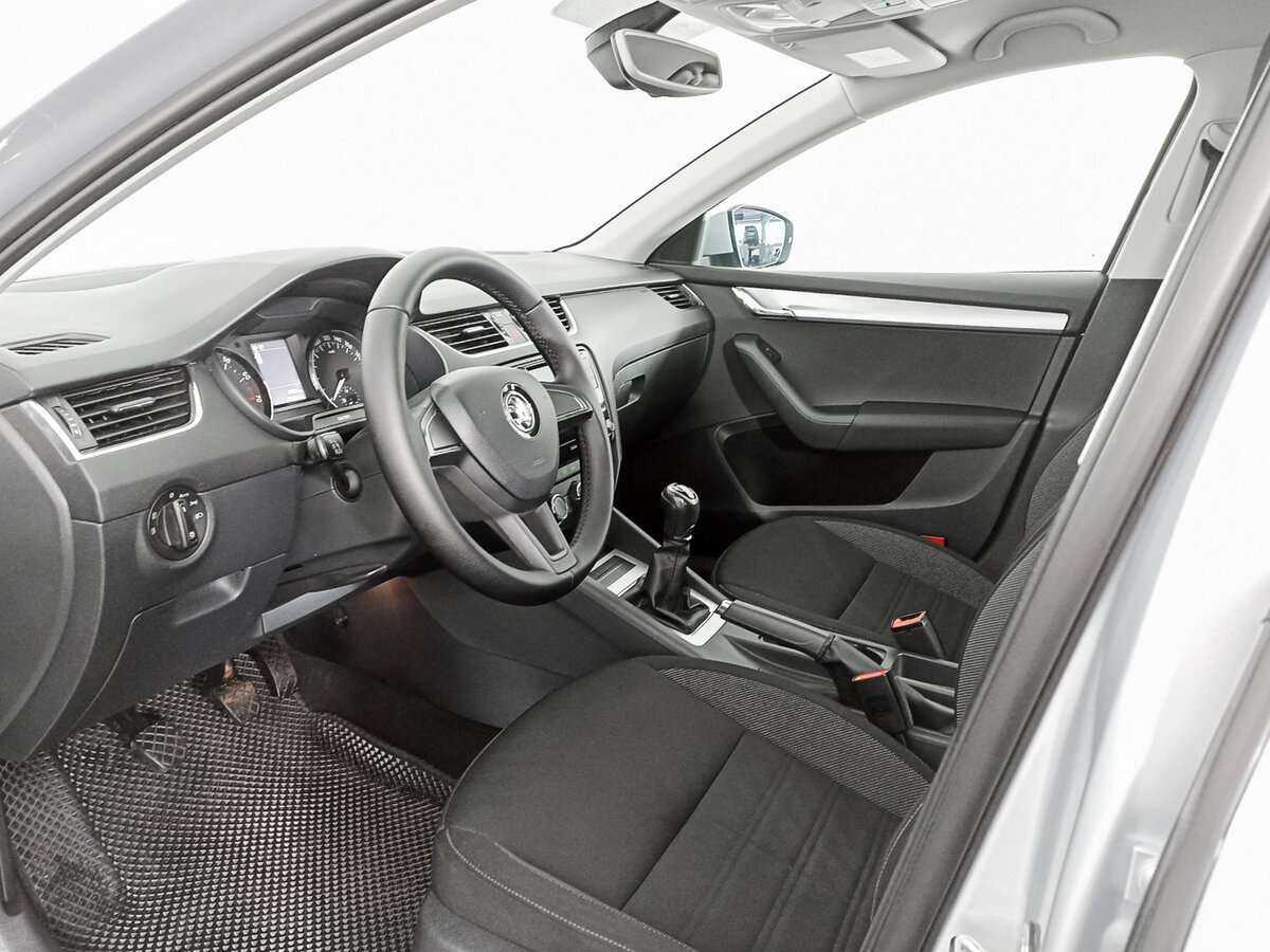 Skoda Octavia б/у, 2017, Механическая. Фото: #11